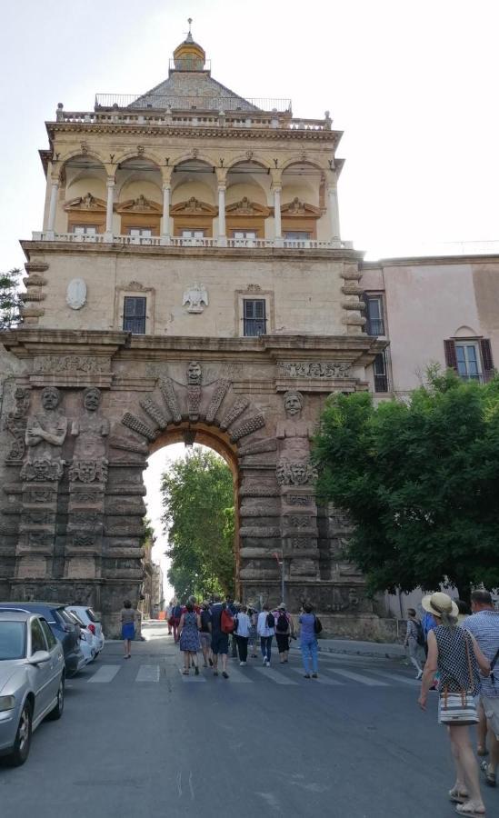 La Casa Dei Leoni Di Sicilia Apartment Palermo Bagian luar foto